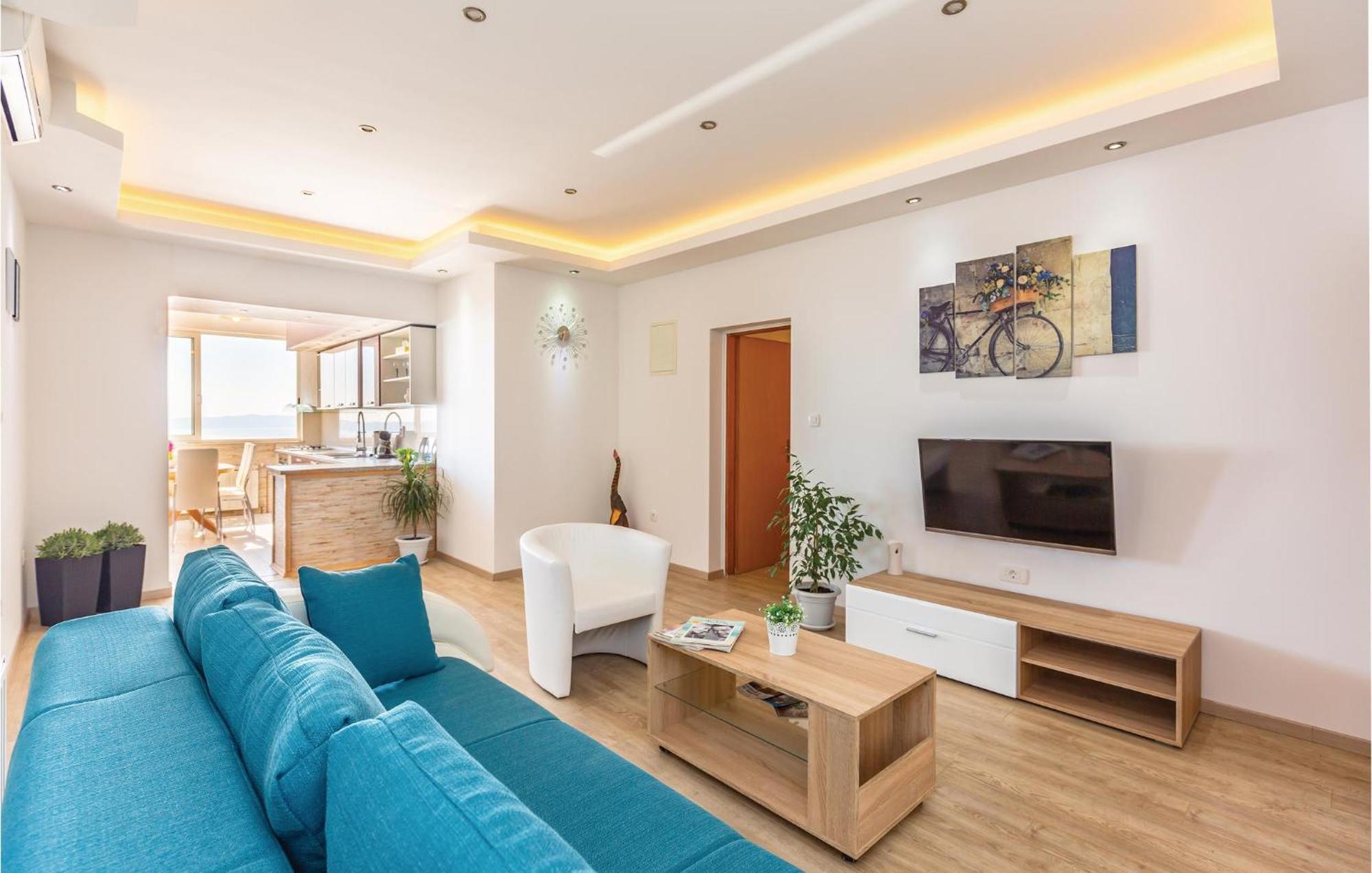 2 Bedroom Cozy Apartment In Makarska Eksteriør billede