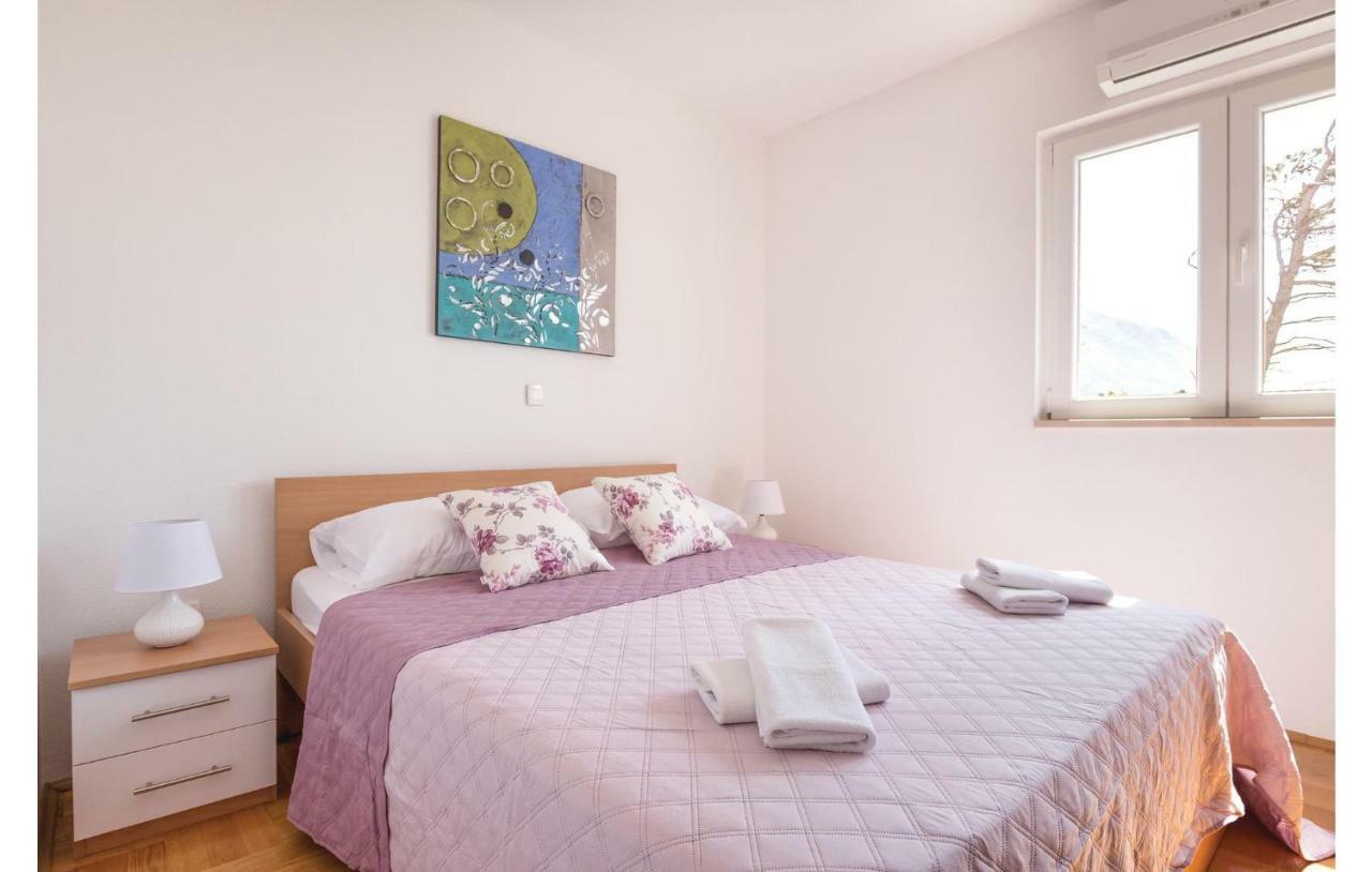 2 Bedroom Cozy Apartment In Makarska Eksteriør billede