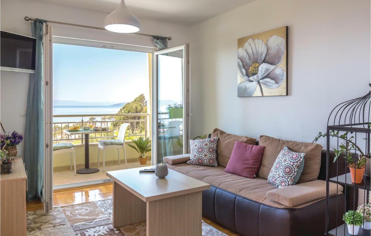 2 Bedroom Cozy Apartment In Makarska Eksteriør billede