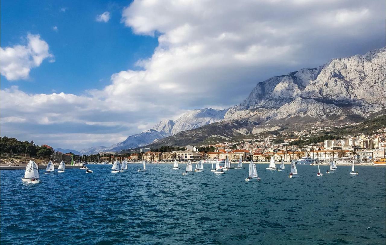2 Bedroom Cozy Apartment In Makarska Eksteriør billede