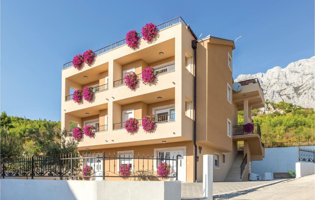 2 Bedroom Cozy Apartment In Makarska Eksteriør billede